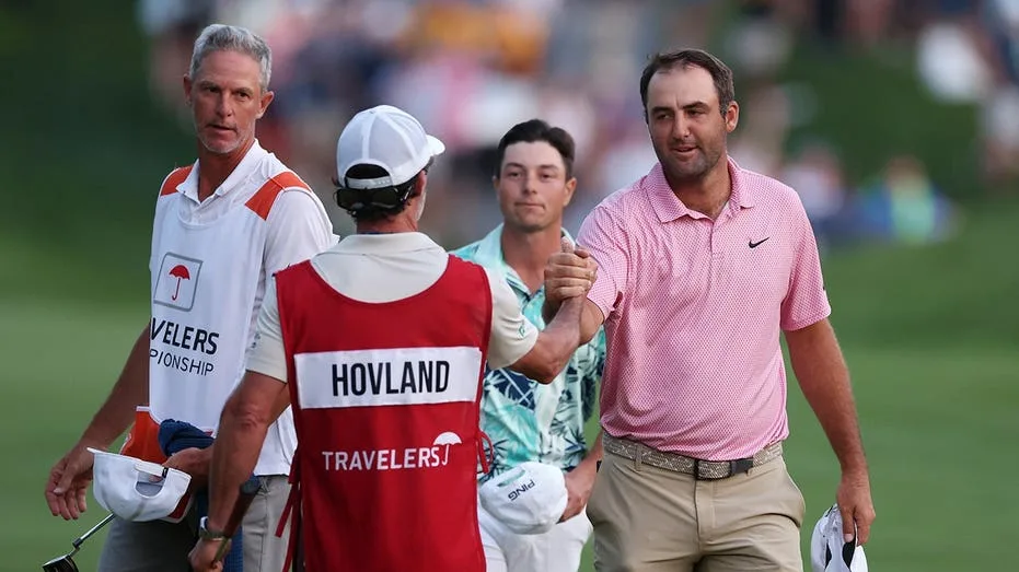 Scottie Scheffler Forces Travelers Championship Playoff with Clutch Putt Against Viktor Hovland