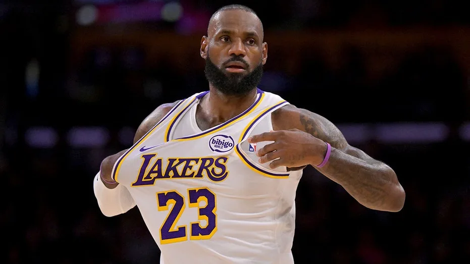 LeBron James Reportedly Informs Lakers of Free Agency Departure After Eight Seasons