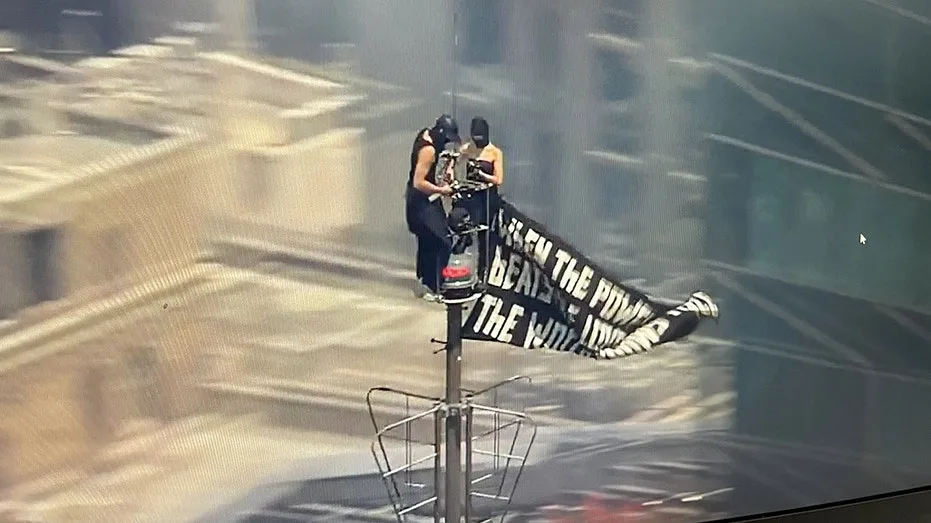 Empire State Building Security Under Scrutiny Following Daring Antenna Climb and Proposal